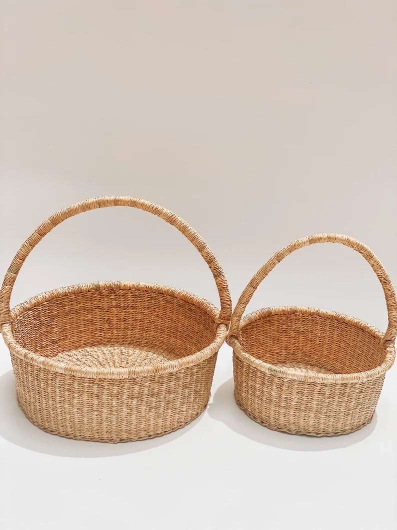 Toys Gifts Circle Willow Easter Basket Tote Storage Basket for Fruits Crafts Made Terra Wicker Bolga Basket Woven Picnic Basket Empty Straw Market Baskets with Handles Black Natural 